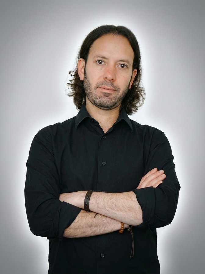 Anis Guigua — Directeur Créatif IA